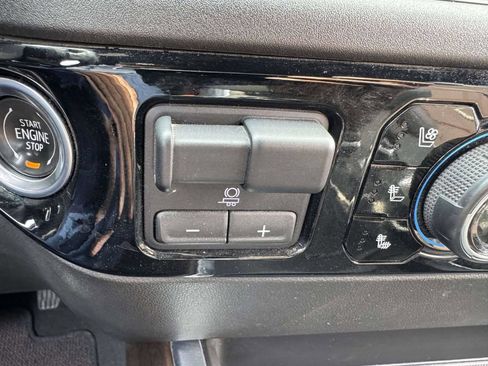 Used 2023 Chevrolet Silverado 1500 High Country AWD/4WD image 34