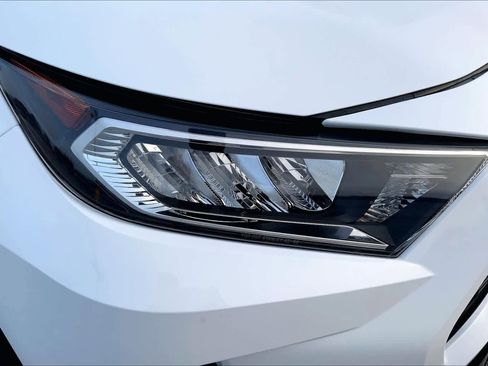 Used 2019 Toyota RAV4 XLE FWD image 27