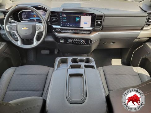 Used 2023 Chevrolet Silverado 1500 LT AWD/4WD image 17