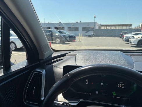 Used 2024 Kia Sorento S FWD image 36