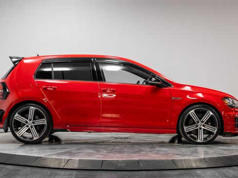Used 2016 Volkswagen Golf R 4-Door image 15