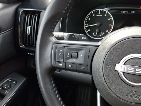 Used 2025 Nissan Pathfinder SV image 22