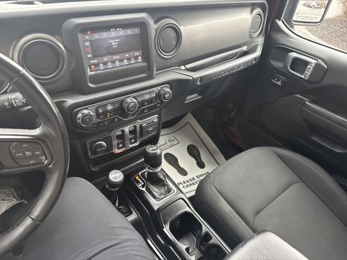 Used 2022 Jeep Wrangler Sport S image 22
