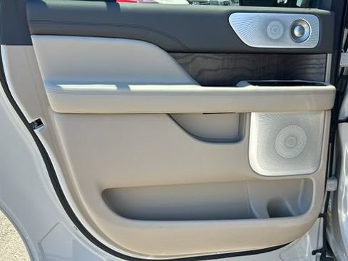 Used 2023 Lincoln Navigator L Reserve AWD/4WD image 15