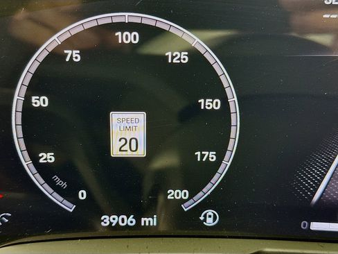 Certified 2025 Porsche Taycan RWD image 32