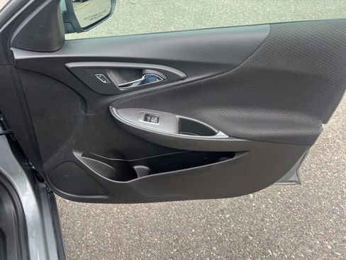 Used 2023 Chevrolet Malibu LT image 11