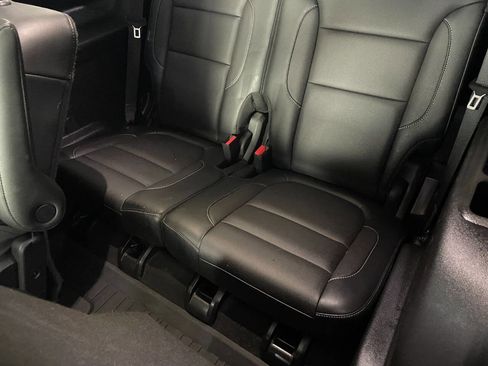 Used 2018 GMC Acadia SLT w/ LPO, Black Accent Package image 23