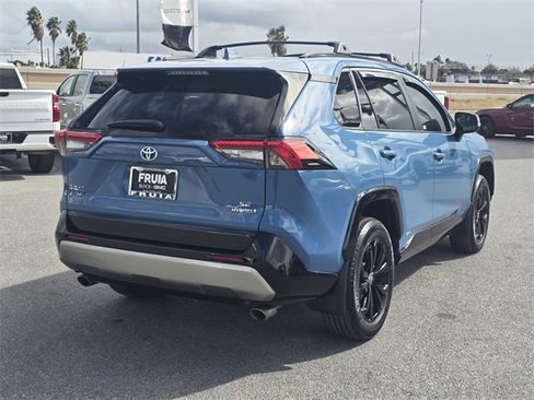 Used 2024 Toyota RAV4 SE image 5