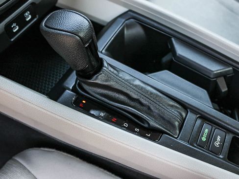 Certified 2025 Honda Accord LX image 19