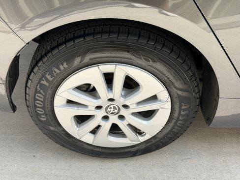Used 2016 Toyota Prius Two FWD image 15
