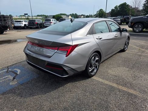 Used 2024 Hyundai Elantra Limited FWD image 4