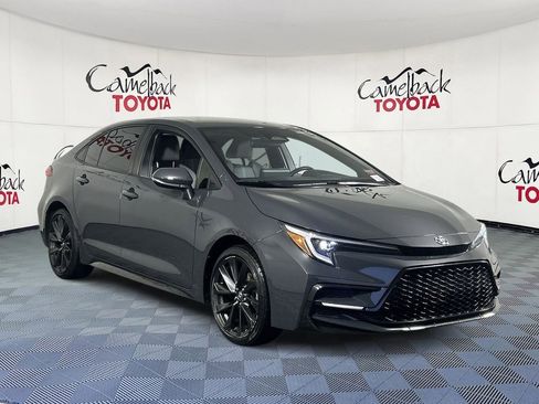 Used 2024 Toyota Corolla SE image 3