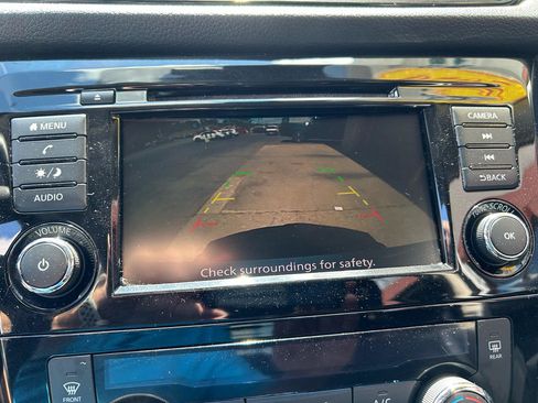 Used 2020 Nissan Rogue SV AWD/4WD image 12