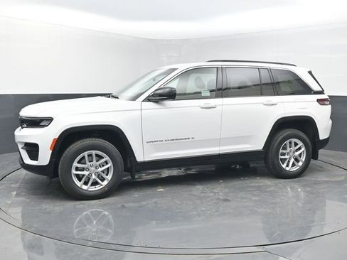 New 2026 Jeep Grand Cherokee Laredo X AWD/4WD image 2
