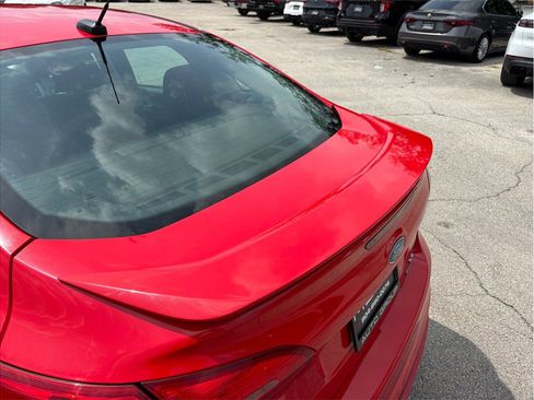 Used 2016 Ford Focus SE w/ SE Sport Package FWD image 12