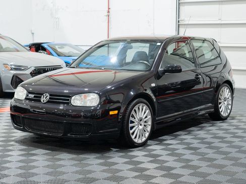 Used 2004 Volkswagen R32 AWD/4WD image 3