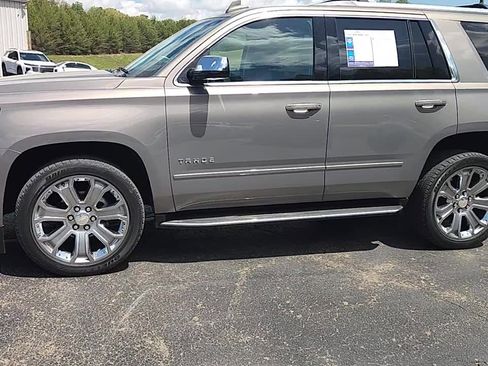 Used 2019 Chevrolet Tahoe Premier image 3