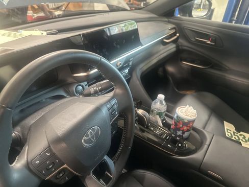 Used 2025 Toyota Crown XLE image 7