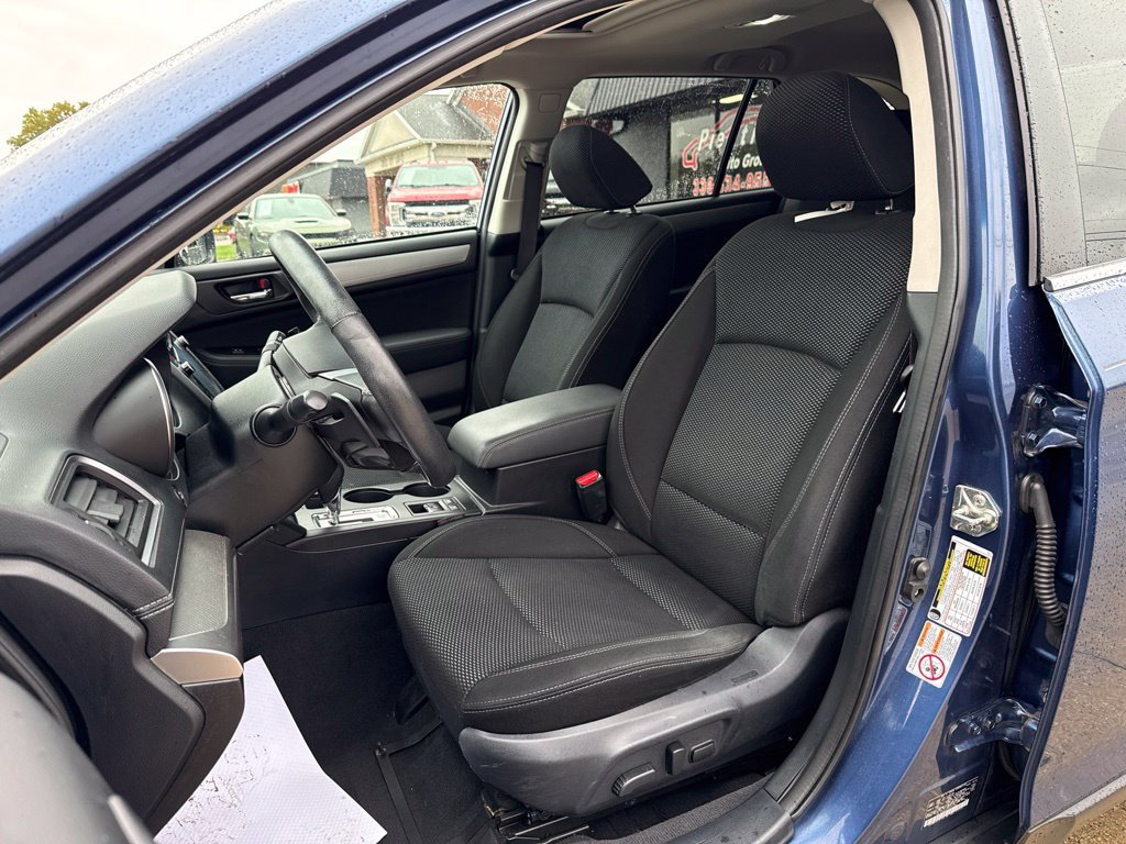 Used 2019 Subaru Outback 2.5i Premium AWD/4WD image 2