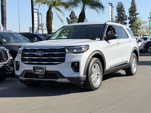 New 2026 Ford Explorer Active w/ Active Comfort Package RWD image 4