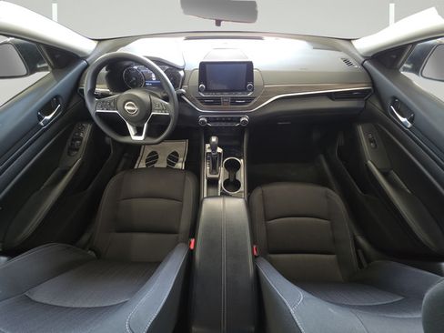 Used 2024 Nissan Altima 2.5 SV FWD image 27