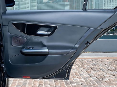 Used 2022 Mercedes-Benz C 300 Sedan image 14