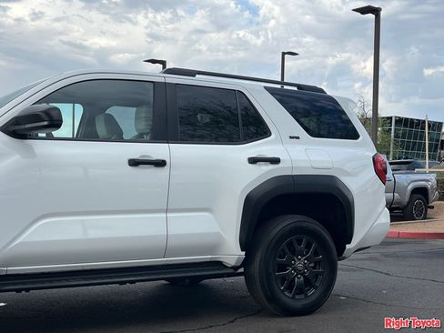 Used 2025 Toyota Tundra SR5 w/ TRD Off-Road Package AWD/4WD image 9