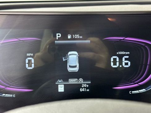 Used 2024 Kia Sportage EX image 18