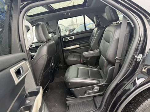 Certified 2022 Ford Explorer XLT w/ Equipment Group 202A image 11