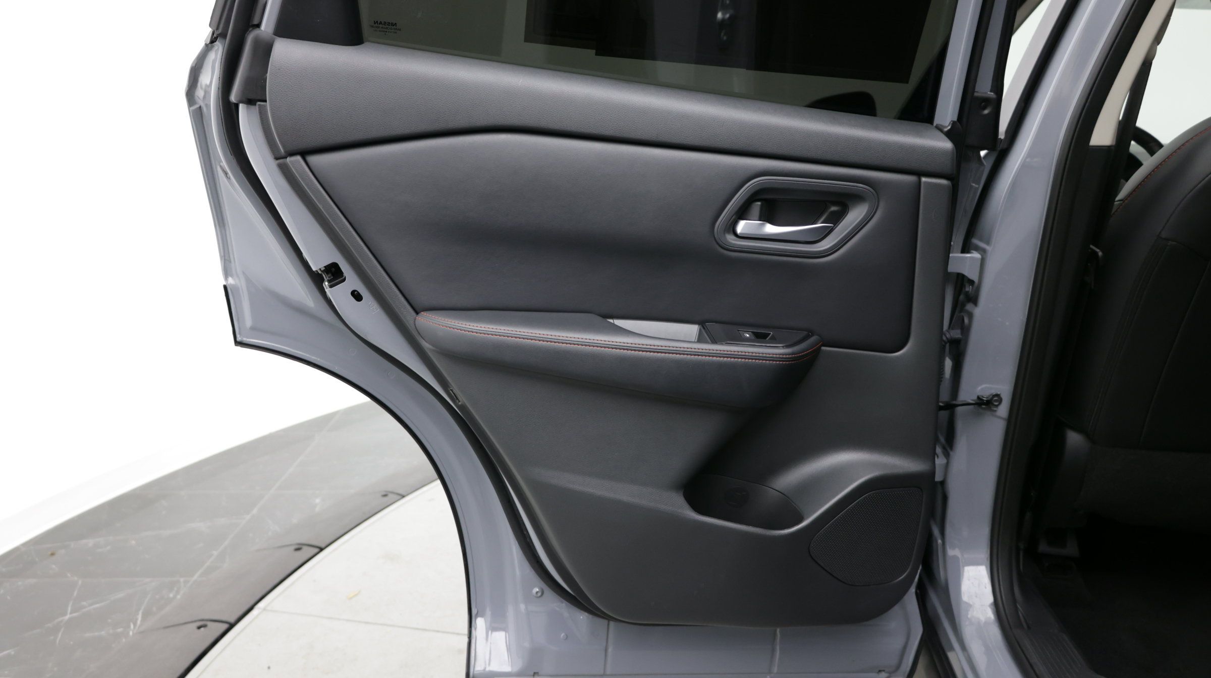 Used 2025 Nissan Rogue SV AWD/4WD image 30