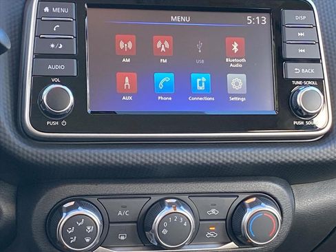 New 2025 Nissan Kicks S image 7