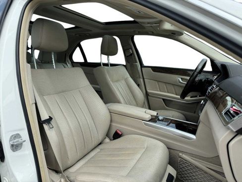 Used 2015 Mercedes-Benz E 400 4MATIC Sedan image 54