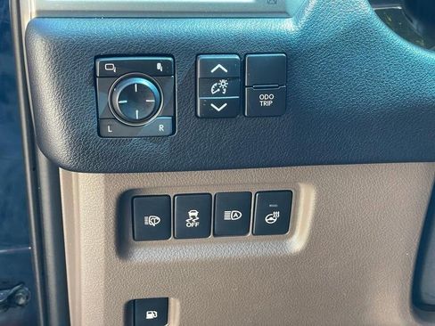 Used 2021 Lexus GX 460 Premium w/ Premium Package AWD/4WD image 14
