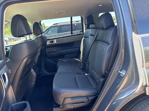 Used 2025 Hyundai Santa Fe SEL FWD image 9