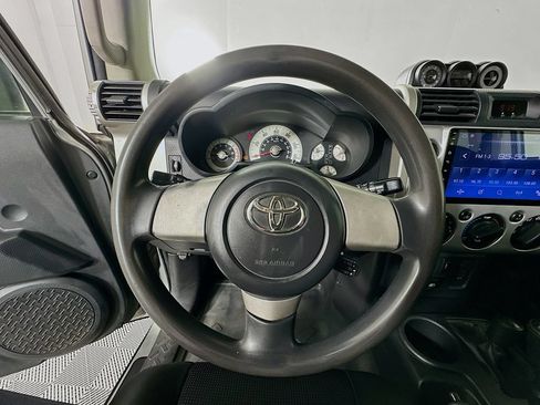 Used 2010 Toyota FJ Cruiser 4WD image 11