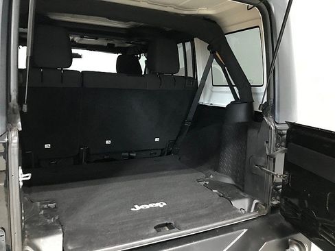 Used 2015 Jeep Wrangler Unlimited Sport w/ Connectivity Group AWD/4WD image 30