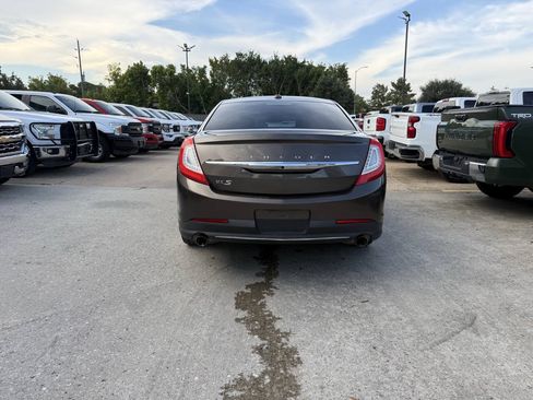 Used 2016 Lincoln MKS FWD image 37