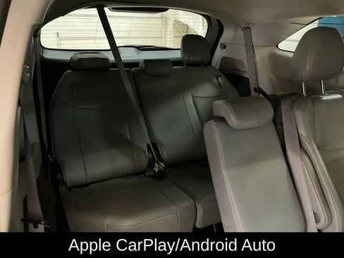 Used 2024 Toyota Sienna XLE image 17