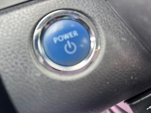 Used 2021 Toyota Camry LE FWD image 17
