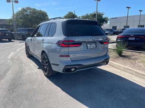 Used 2023 BMW X7 xDrive40i w/ M Sport Package AWD/4WD image 57