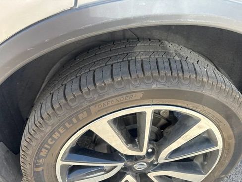Used 2019 Nissan Rogue SL AWD/4WD image 7