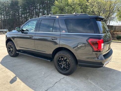 Used 2022 Ford Expedition Timberline image 3