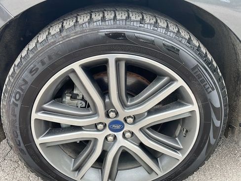 Used 2020 Ford Edge Titanium image 20