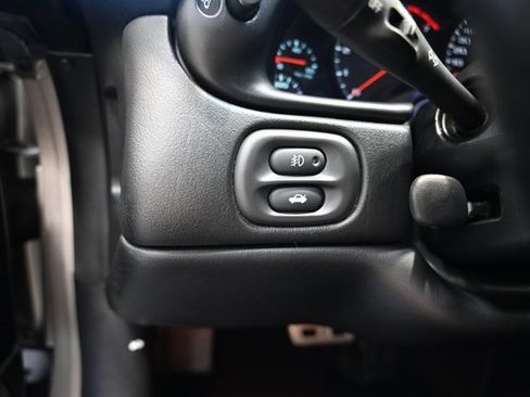 Used 2000 Chevrolet Corvette Coupe w/ Roof Pkg image 25