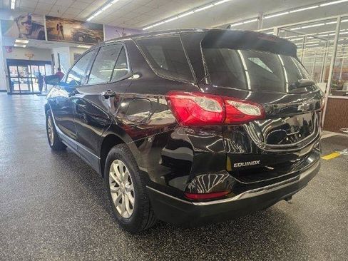 Used 2018 Chevrolet Equinox LS AWD/4WD image 2