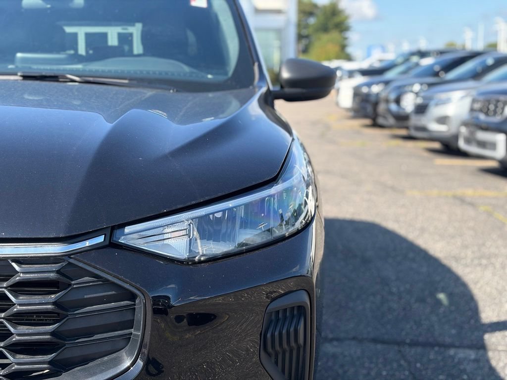 Used 2025 Ford Escape ST-Line AWD/4WD image 4