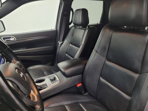 Used 2022 Jeep Grand Cherokee Limited image 17