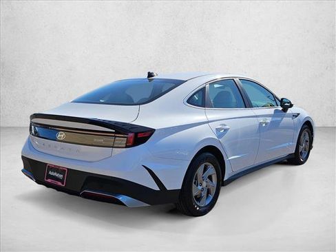 New 2026 Hyundai Sonata SE image 4