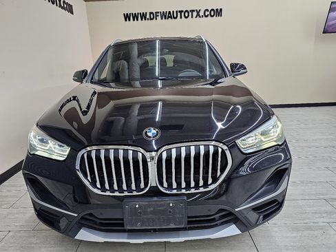 Used 2021 BMW X1 sDrive28i w/ Premium Package image 3