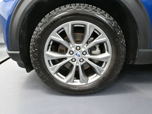 Used 2022 Ford Explorer XLT w/ Equipment Group 202A image 18